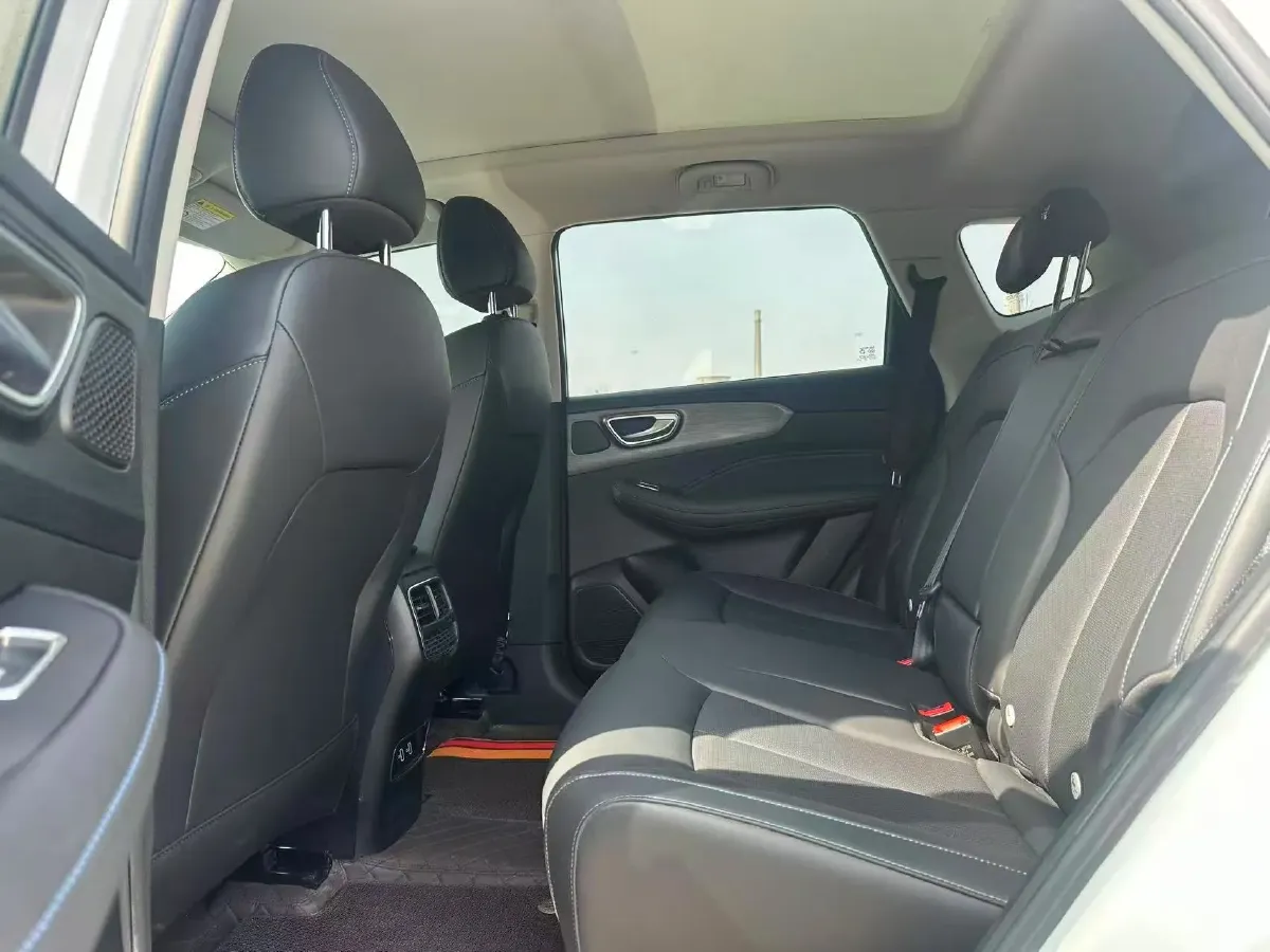 2023 Roewe RX5 1.5T 181HP L4 7DCT,autocango,china used car exporter,china ev exporter,chinese used car exporter,chinese used ev exporter