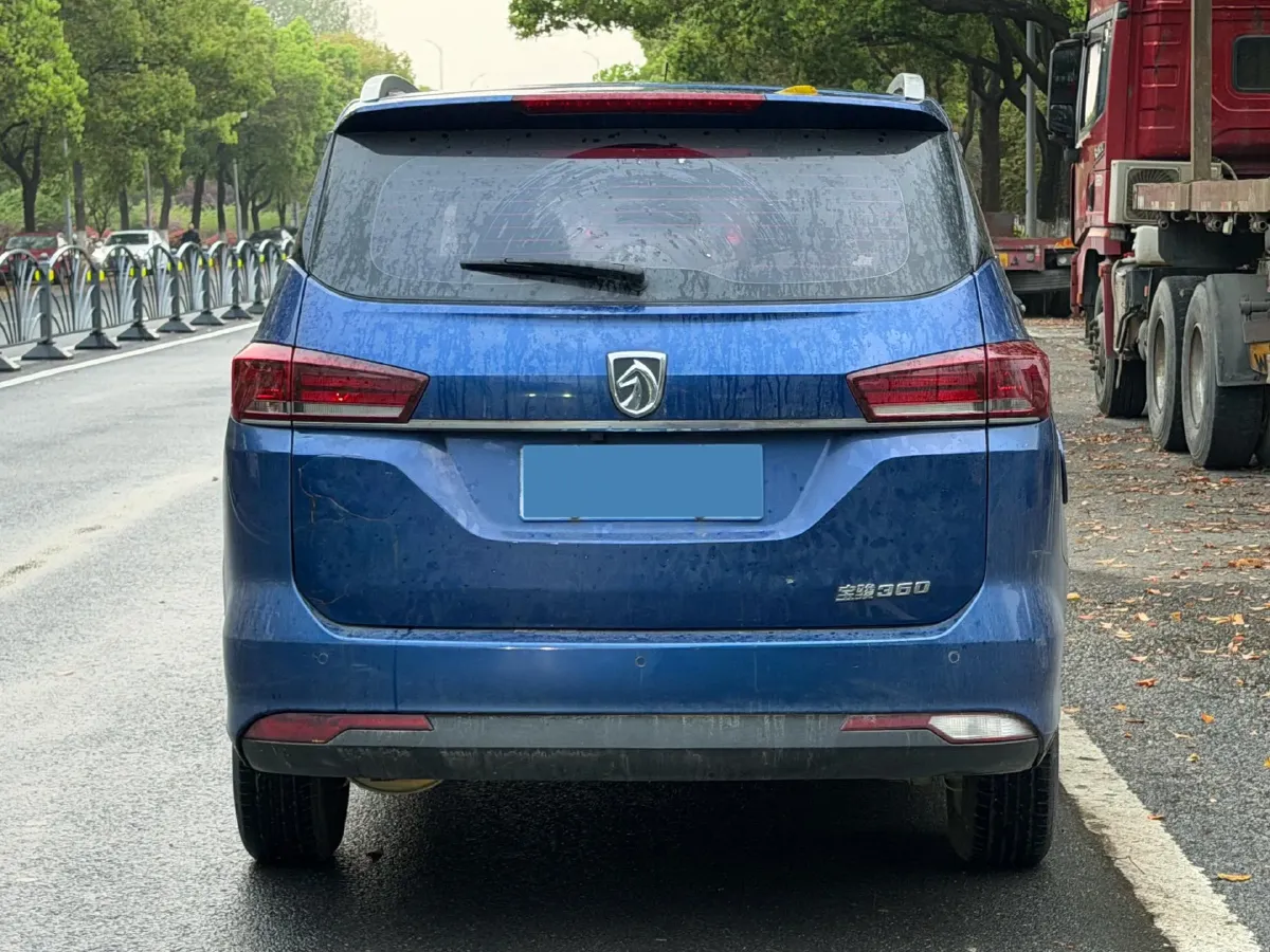 2018 BaoJun 360 1.5L 112HP L4 6MT,autocango,china used car exporter,china ev exporter,chinese used car exporter,chinese used ev exporter