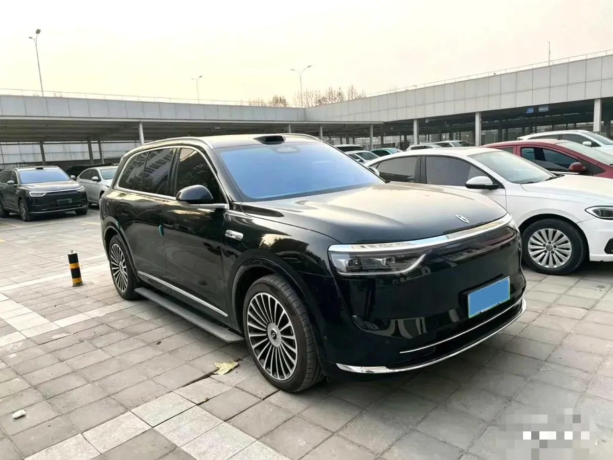 2025 AITO AITO M8 REEV 160HP REEV 53.4KWH,autocango,china used car exporter,china ev exporter,chinese used car exporter,chinese used ev exporter