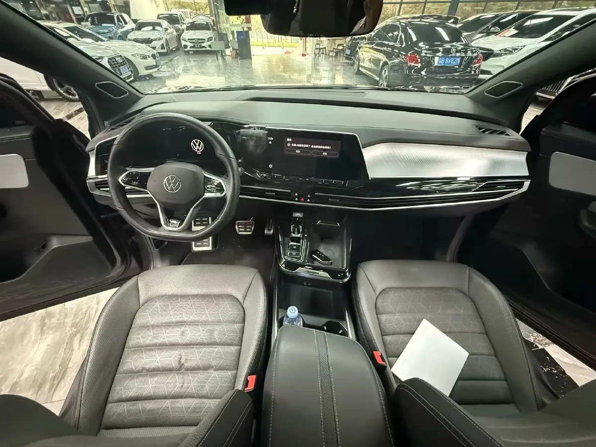 2021 Volkswagen Talagon 2.0T 220HP L4 7DCT,autocango,china used car exporter,china ev exporter,chinese used car exporter,chinese used ev exporter