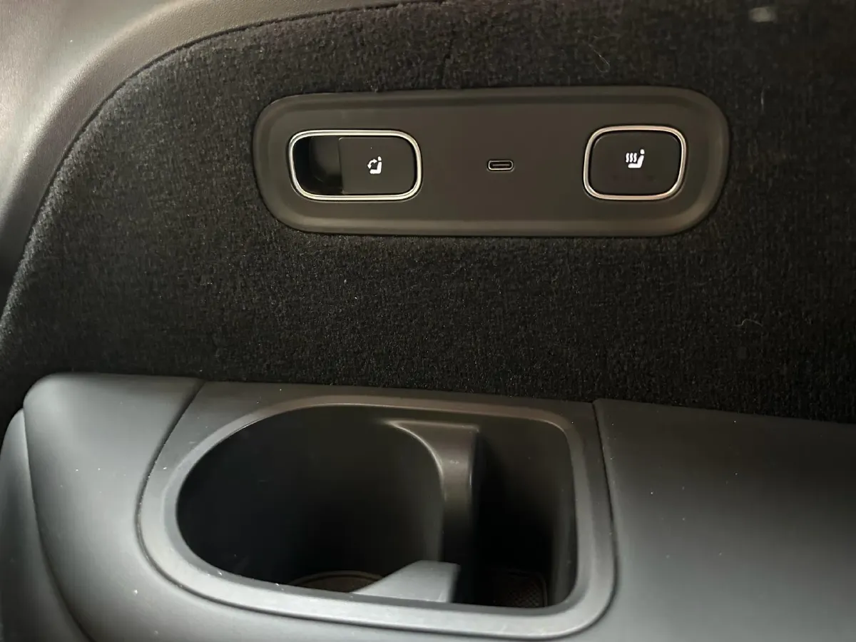 2023 Li L8 Range Extended 154HP REEV 40.9KWH,autocango,china used car exporter,china ev exporter,chinese used car exporter,chinese used ev exporter