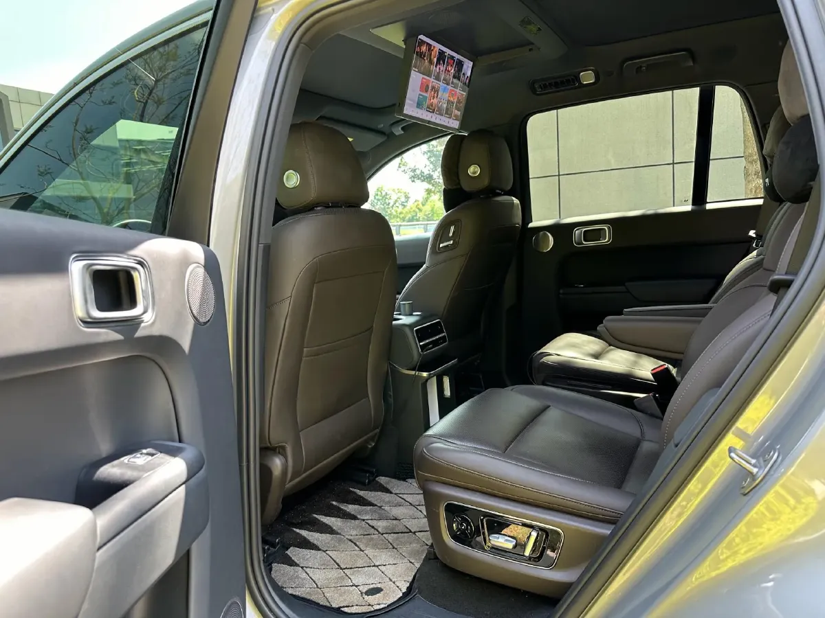 2023 Li L8 Range Extended 154HP REEV 40.9KWH,autocango,china used car exporter,china ev exporter,chinese used car exporter,chinese used ev exporter