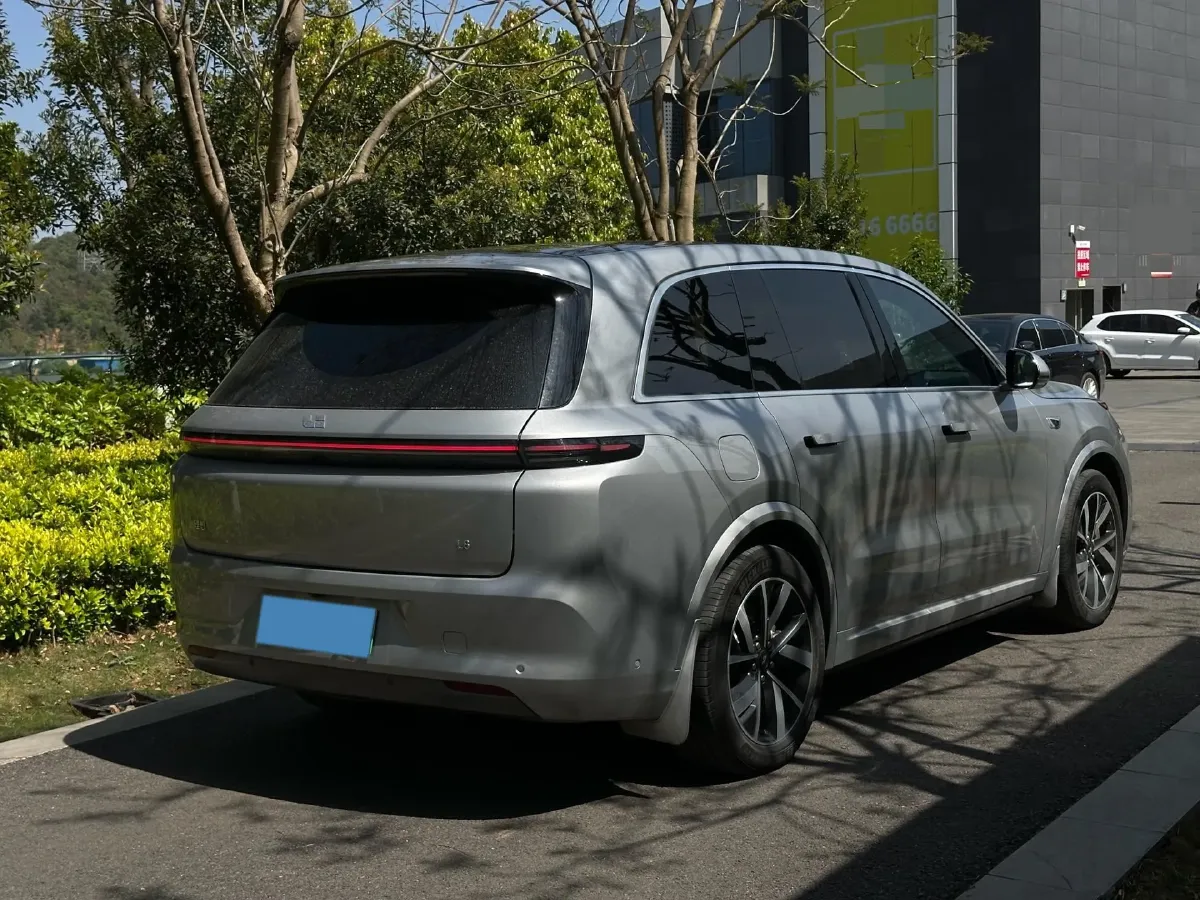 2023 Li L8 Range Extended 154HP REEV 40.9KWH,autocango,china used car exporter,china ev exporter,chinese used car exporter,chinese used ev exporter
