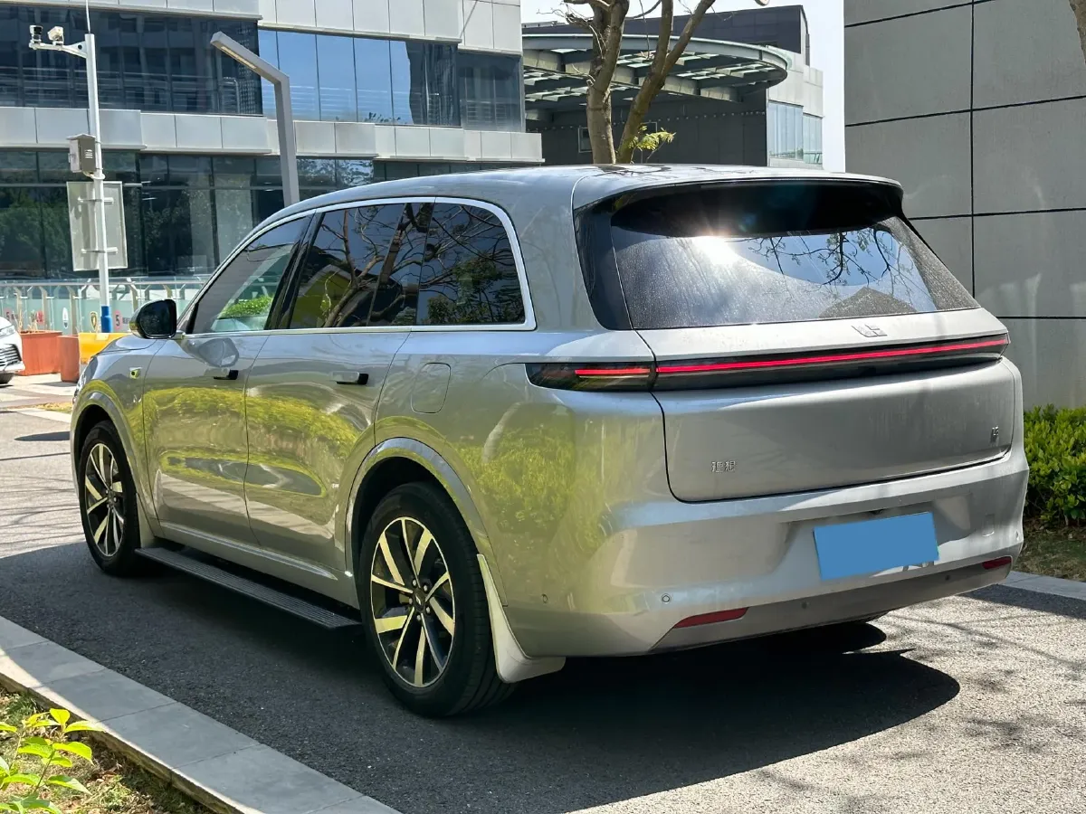 2023 Li L8 Range Extended 154HP REEV 40.9KWH,autocango,china used car exporter,china ev exporter,chinese used car exporter,chinese used ev exporter