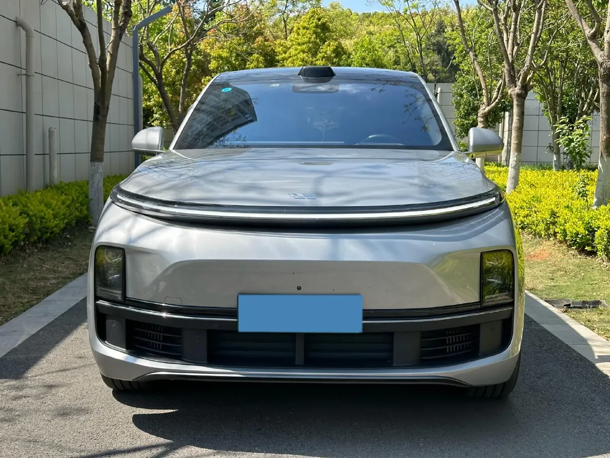 2023 Li L8 Range Extended 154HP REEV 40.9KWH,autocango,china used car exporter,china ev exporter,chinese used car exporter,chinese used ev exporter