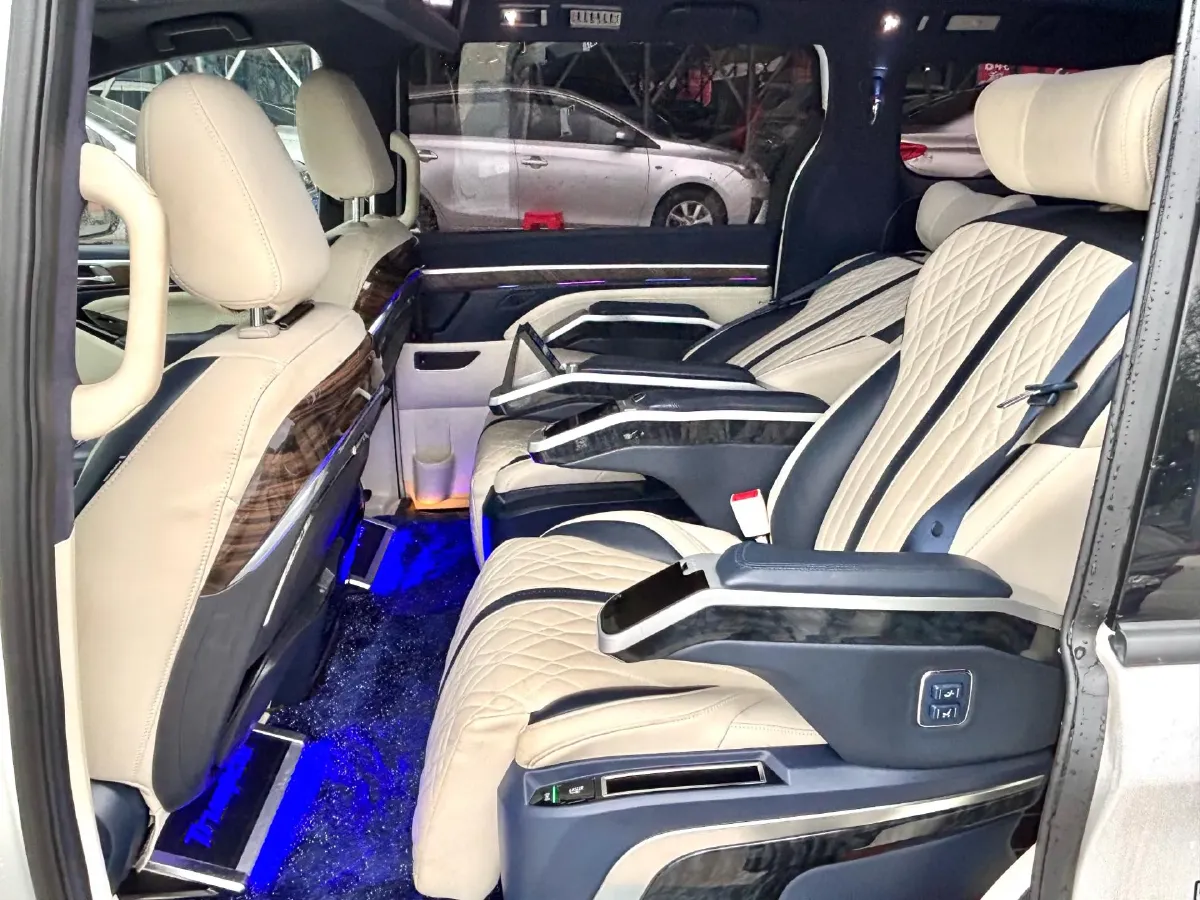 2021 GAC Trumpchi M8 2.0T 252HP L4 8AT,autocango,china used car exporter,china ev exporter,chinese used car exporter,chinese used ev exporter