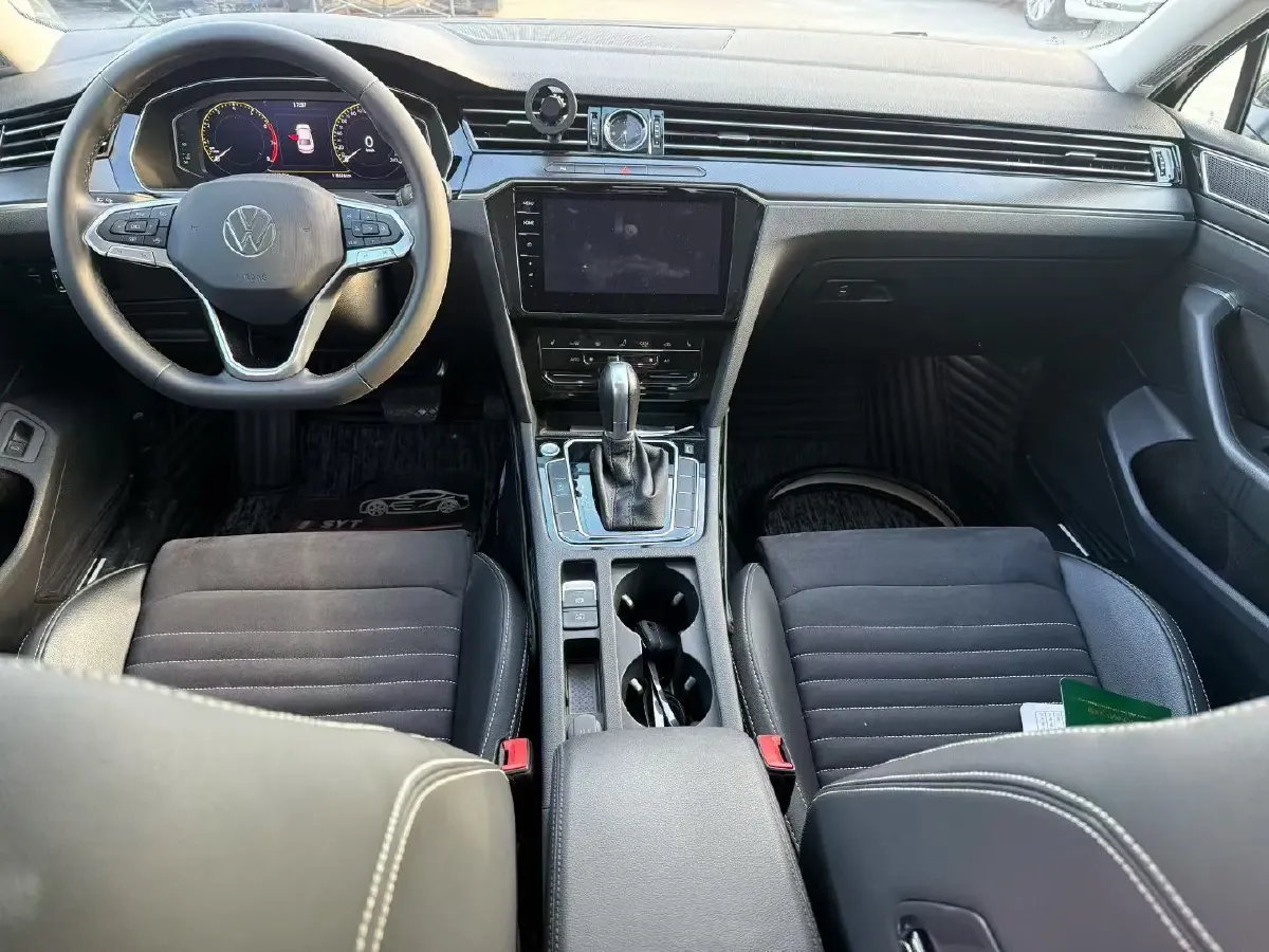 2020 Volkswagen Magotan 2.0T 186HP L4 7DCT,autocango,china used car exporter,china ev exporter,chinese used car exporter,chinese used ev exporter