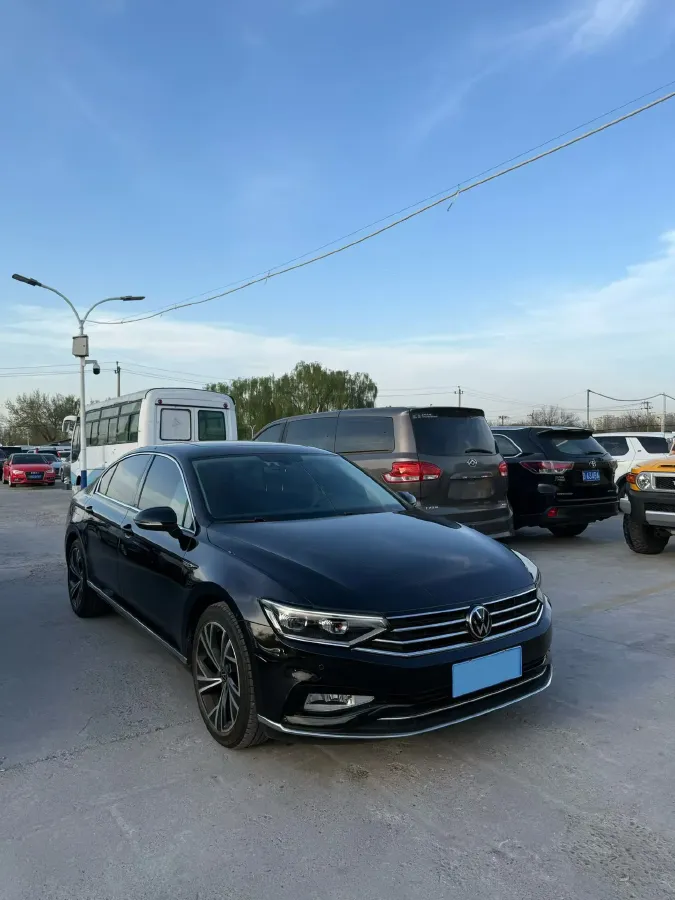 2020 Volkswagen Magotan 2.0T 186HP L4 7DCT,autocango,china used car exporter,china ev exporter,chinese used car exporter,chinese used ev exporter