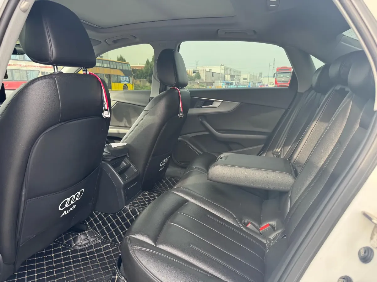 2019 Audi A4L 2.0T 190HP L4 7DCT,autocango,china used car exporter,china ev exporter,chinese used car exporter,chinese used ev exporter