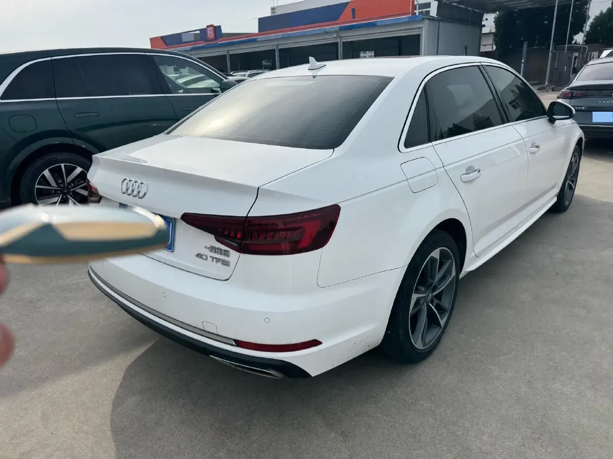 2019 Audi A4L 2.0T 190HP L4 7DCT,autocango,china used car exporter,china ev exporter,chinese used car exporter,chinese used ev exporter