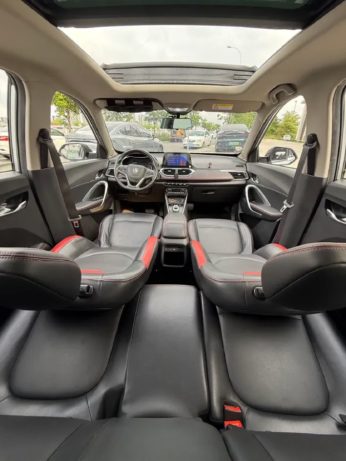2019 BaoJun 510 1.5L 112HP L4 5AMT,autocango,china used car exporter,china ev exporter,chinese used car exporter,chinese used ev exporter