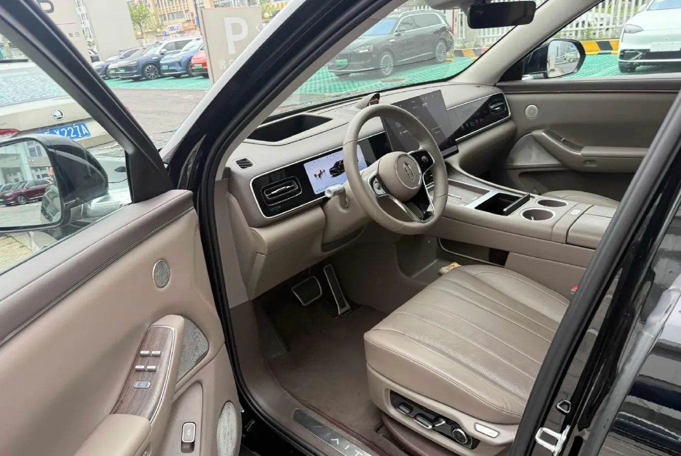 2026 AITO AITO M7 REEV 160HP REEV,autocango,china used car exporter,china ev exporter,chinese used car exporter,chinese used ev exporter