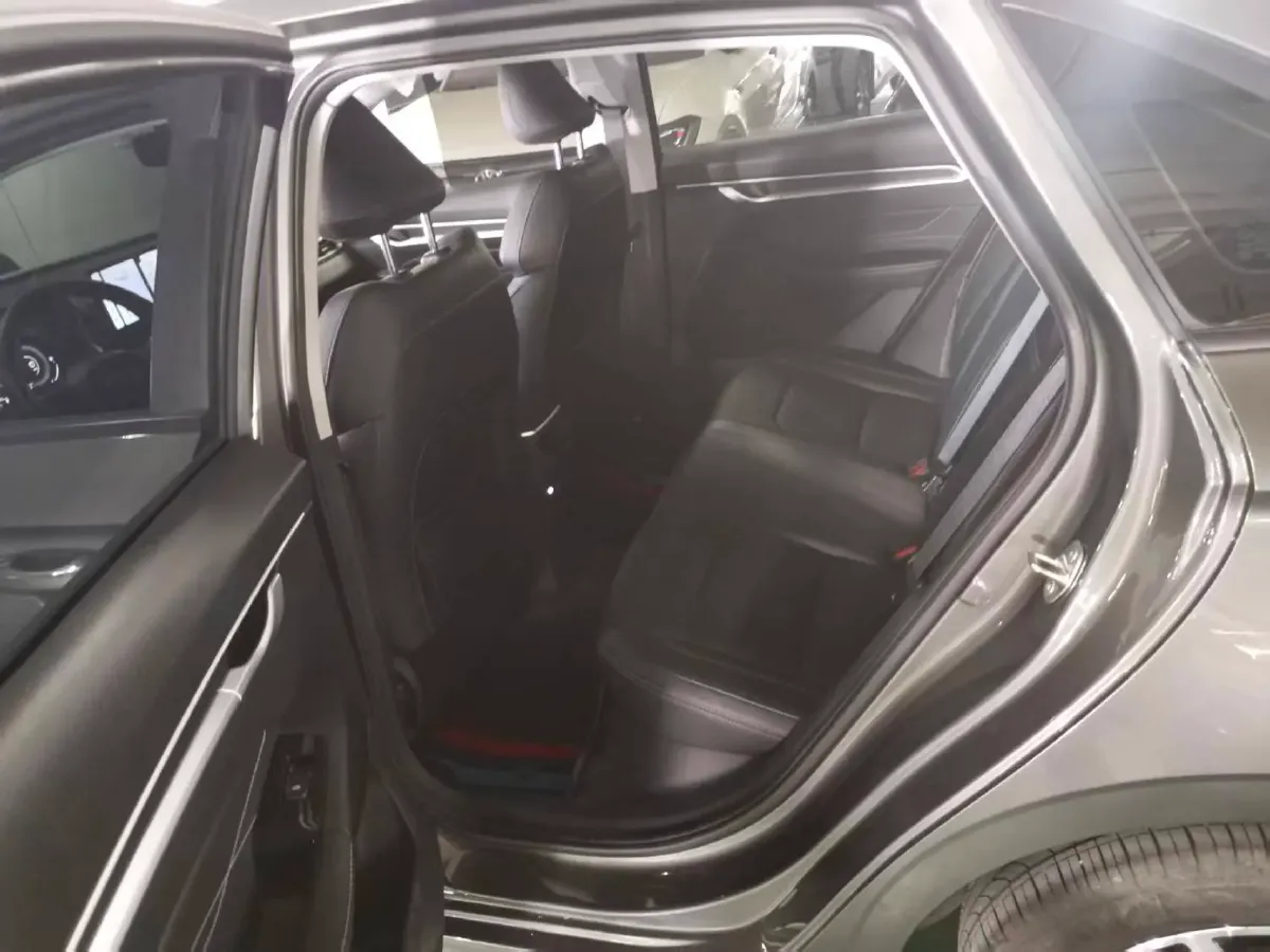 2025 Geely Emgrand 1.5L 127HP L4 5MT,autocango,china used car exporter,china ev exporter,chinese used car exporter,chinese used ev exporter