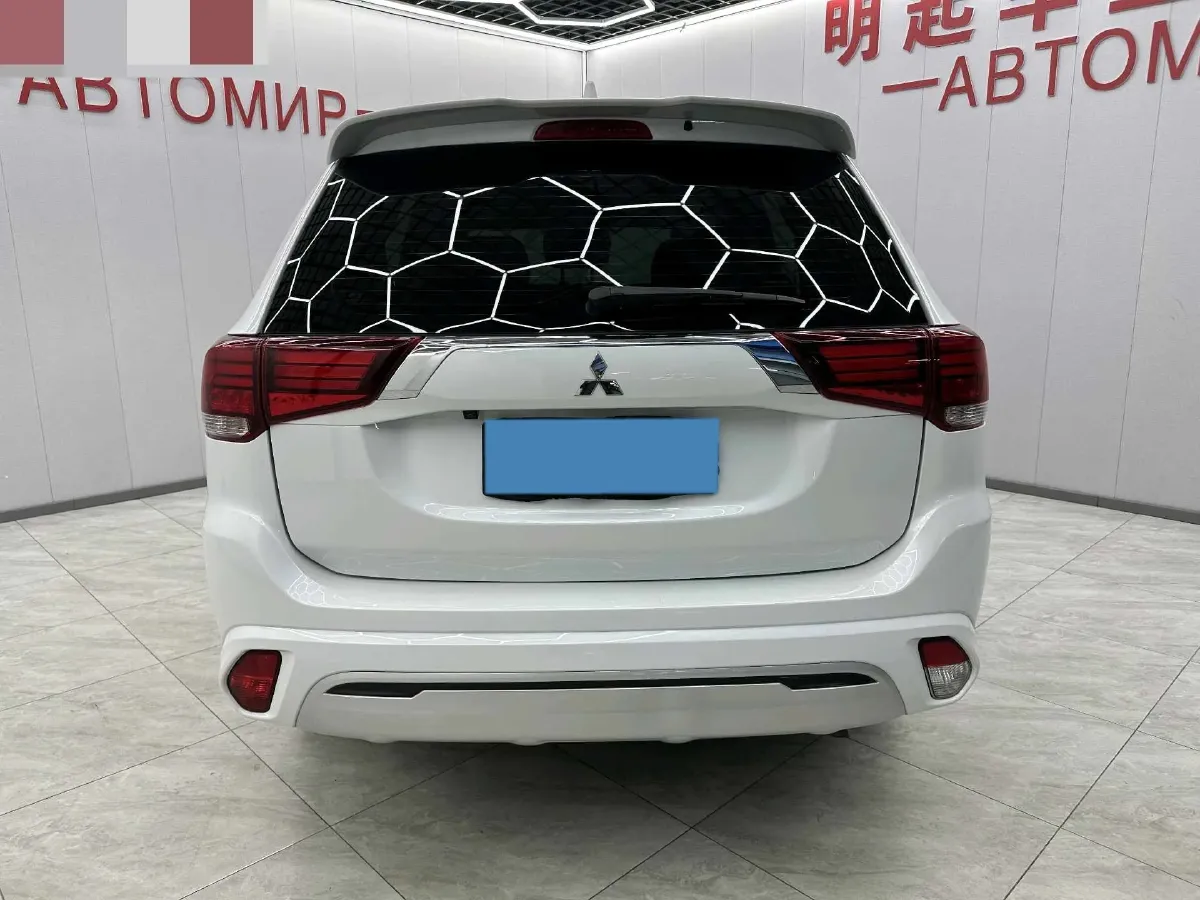 2021 Mitsubishi Outlander 2.0L 166HP L4 CVT,autocango,china used car exporter,china ev exporter,chinese used car exporter,chinese used ev exporter