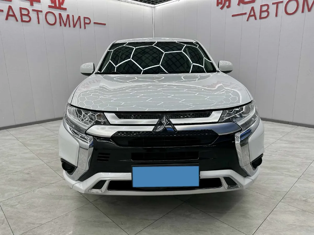 2021 Mitsubishi Outlander 2.0L 166HP L4 CVT,autocango,china used car exporter,china ev exporter,chinese used car exporter,chinese used ev exporter