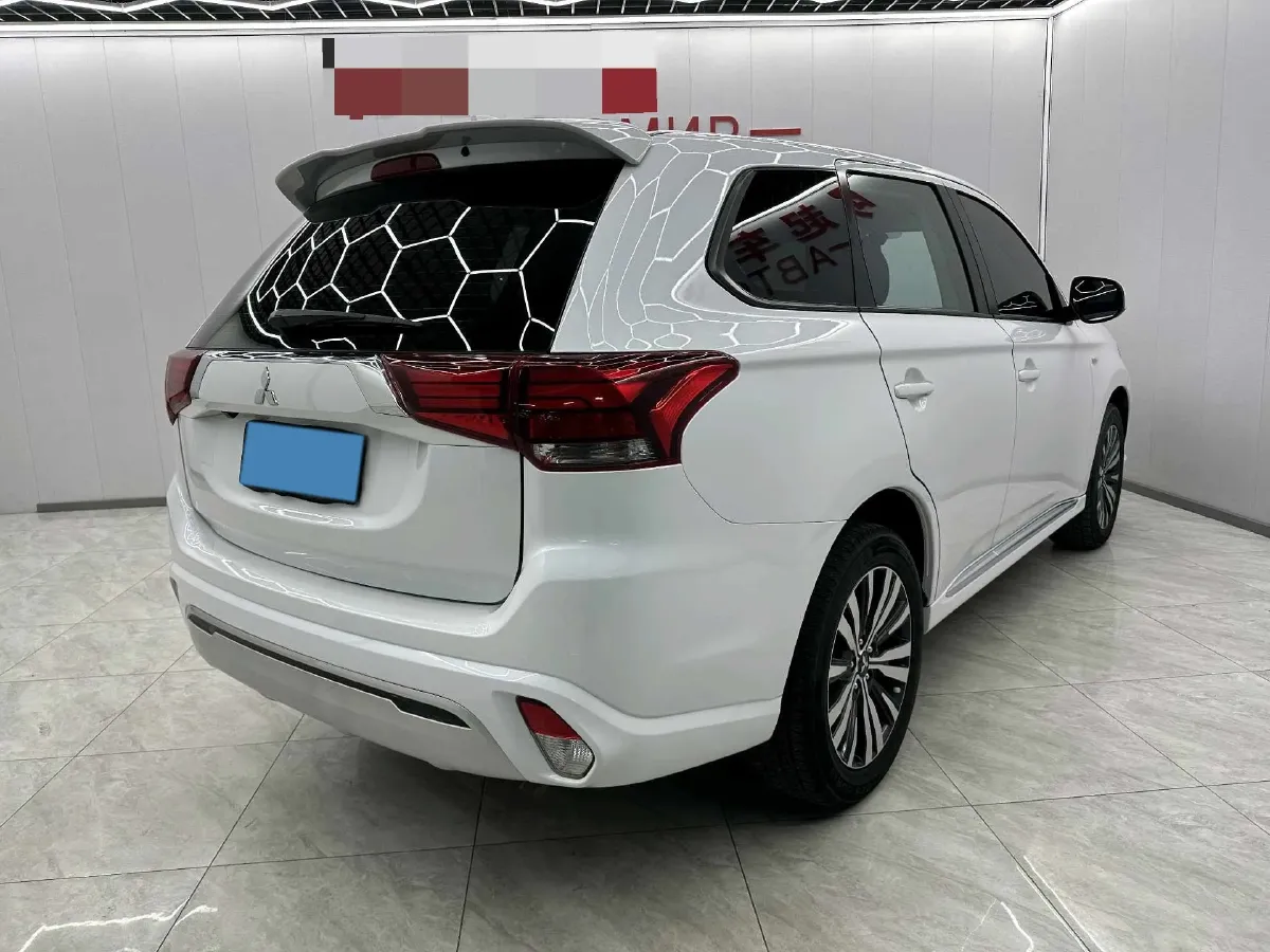 2021 Mitsubishi Outlander 2.0L 166HP L4 CVT,autocango,china used car exporter,china ev exporter,chinese used car exporter,chinese used ev exporter