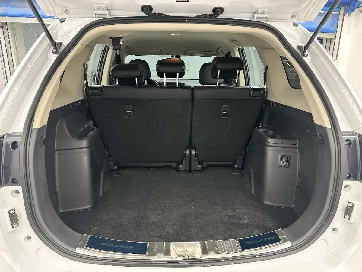 2021 Mitsubishi Outlander 2.0L 166HP L4 CVT,autocango,china used car exporter,china ev exporter,chinese used car exporter,chinese used ev exporter