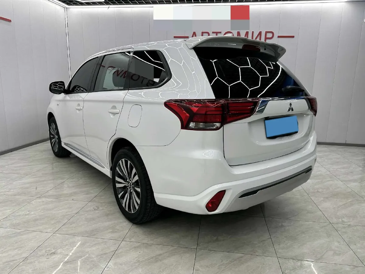 2021 Mitsubishi Outlander 2.0L 166HP L4 CVT,autocango,china used car exporter,china ev exporter,chinese used car exporter,chinese used ev exporter