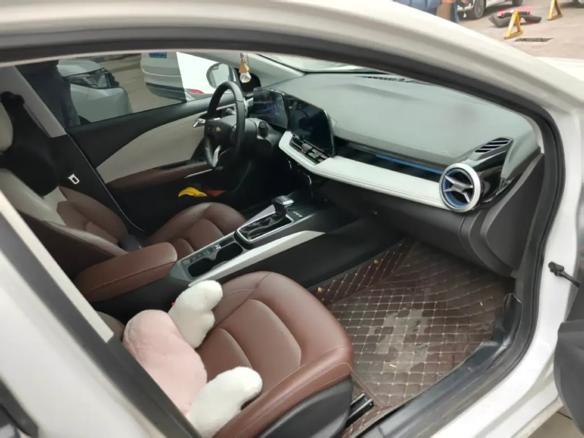 2023 Chevrolet Monza 1.5L 113HP L4 6DCT,autocango,china used car exporter,china ev exporter,chinese used car exporter,chinese used ev exporter