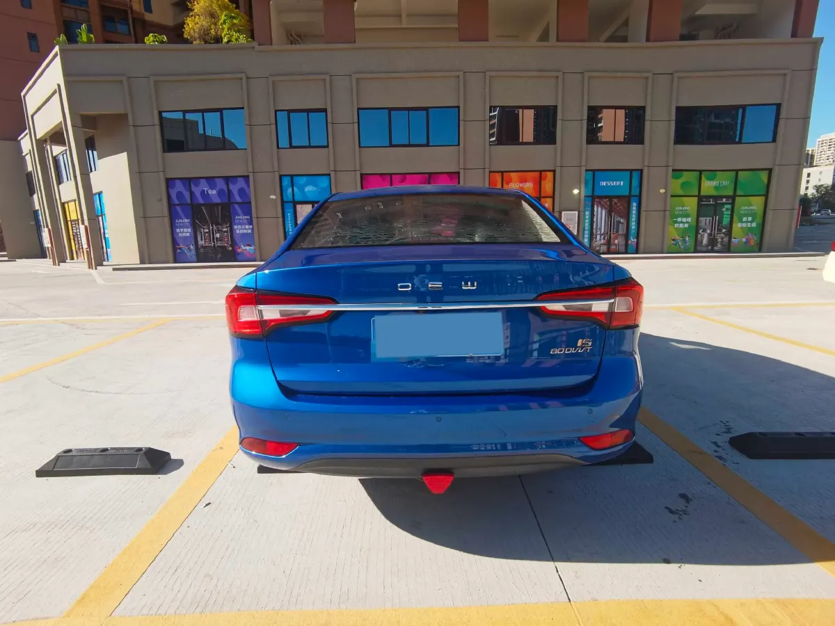 2020 Roewe i5 1.5L 120HP L4 CVT,autocango,china used car exporter,china ev exporter,chinese used car exporter,chinese used ev exporter