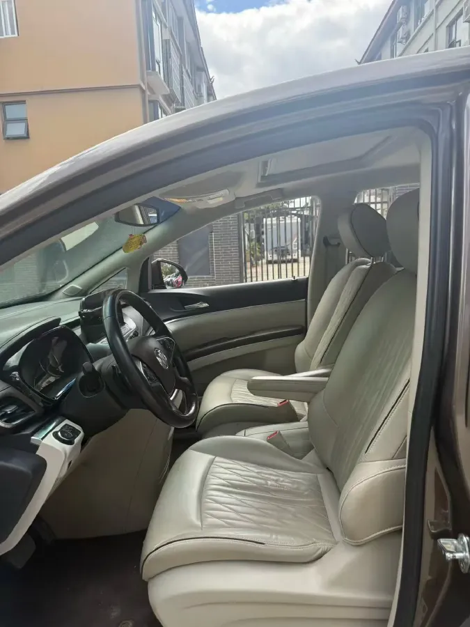 2022 Buick GL8 2.0T 237HP L4 9AT,autocango,china used car exporter,china ev exporter,chinese used car exporter,chinese used ev exporter