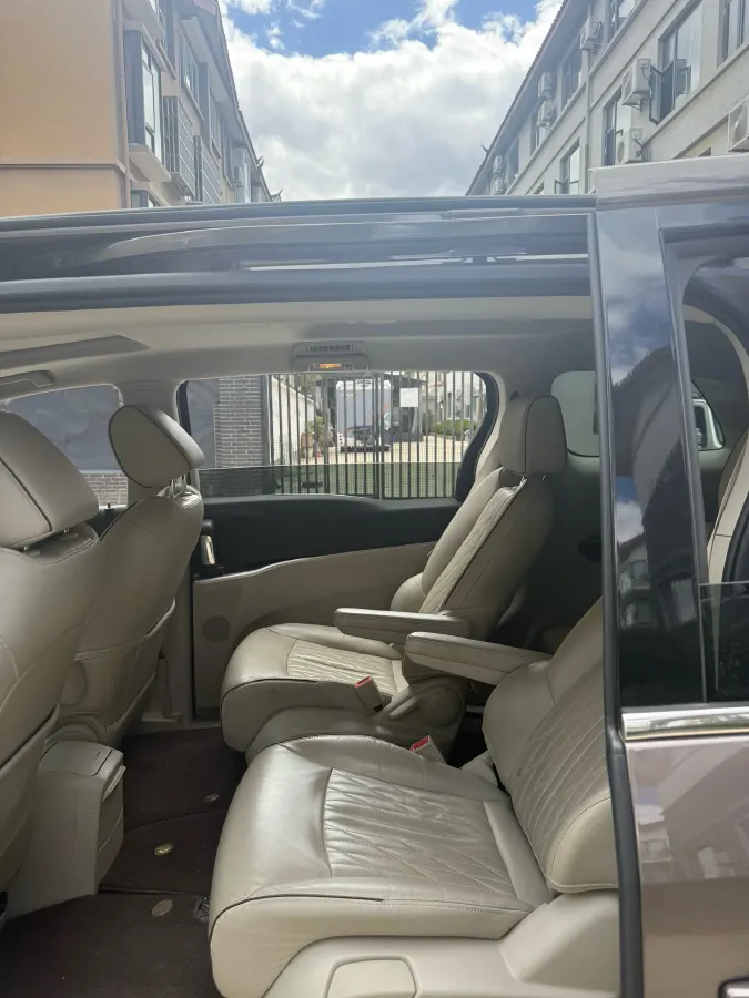 2022 Buick GL8 2.0T 237HP L4 9AT,autocango,china used car exporter,china ev exporter,chinese used car exporter,chinese used ev exporter