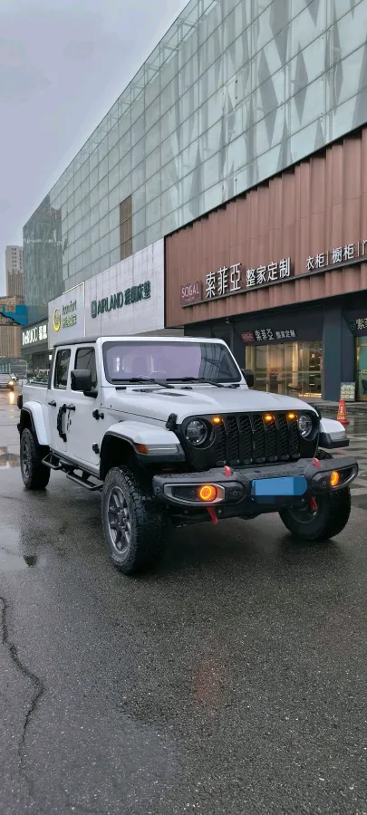 2022 Jeep Gladiator 3.6L 284HP V6 8AT,autocango,china used car exporter,china ev exporter,chinese used car exporter,chinese used ev exporter