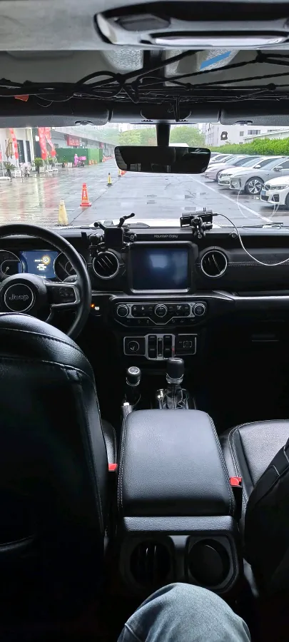 2022 Jeep Gladiator 3.6L 284HP V6 8AT,autocango,china used car exporter,china ev exporter,chinese used car exporter,chinese used ev exporter