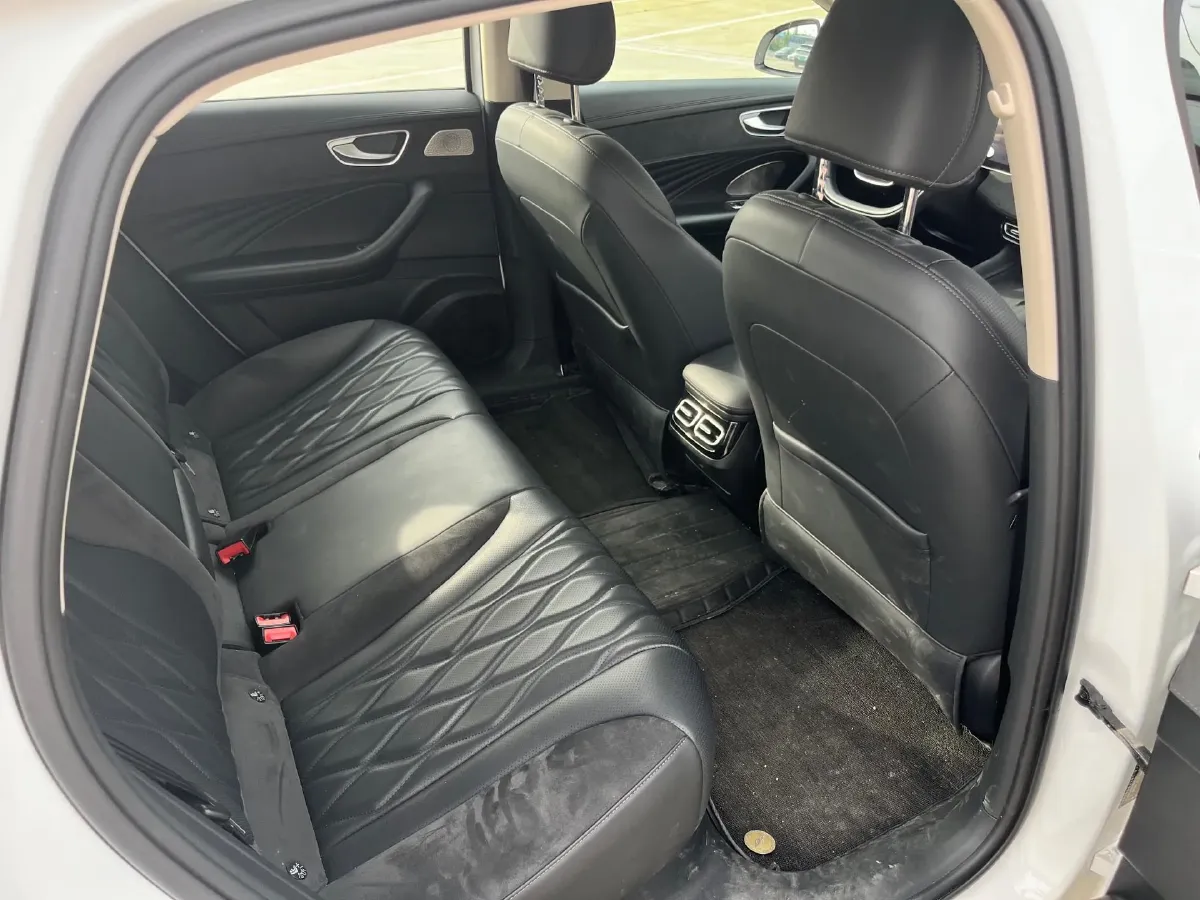 2023 Roewe D7 BEV 59.2KWH,autocango,china used car exporter,china ev exporter,chinese used car exporter,chinese used ev exporter