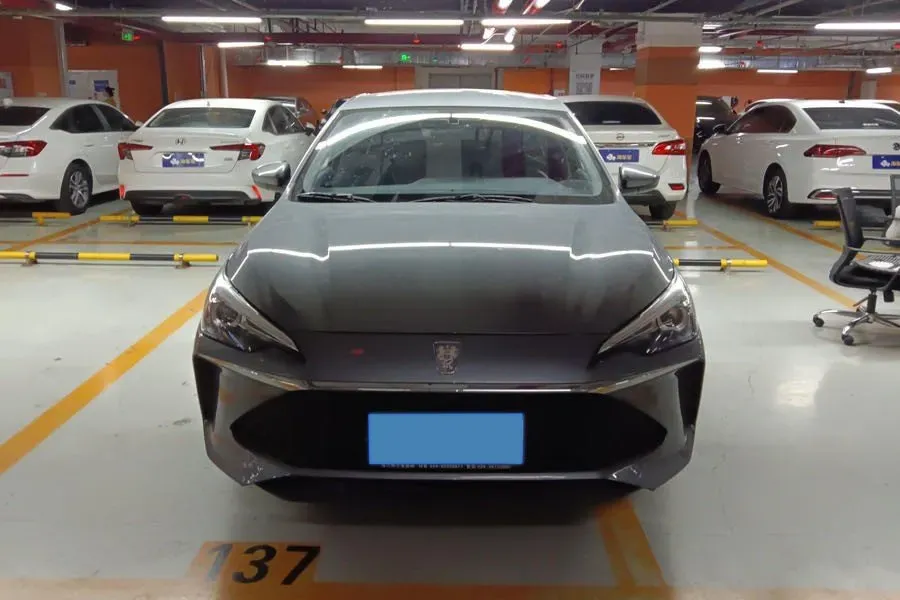 2023 Roewe i5 1.5L 129HP L4 5MT,autocango,china used car exporter,china ev exporter,chinese used car exporter,chinese used ev exporter