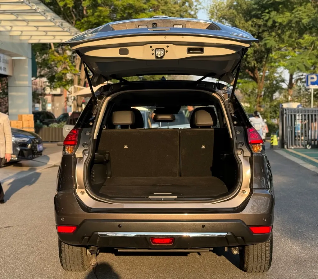 2019 Nissan X-Trail 2.0L 154HP L4 CVT,autocango,china used car exporter,china ev exporter,chinese used car exporter,chinese used ev exporter