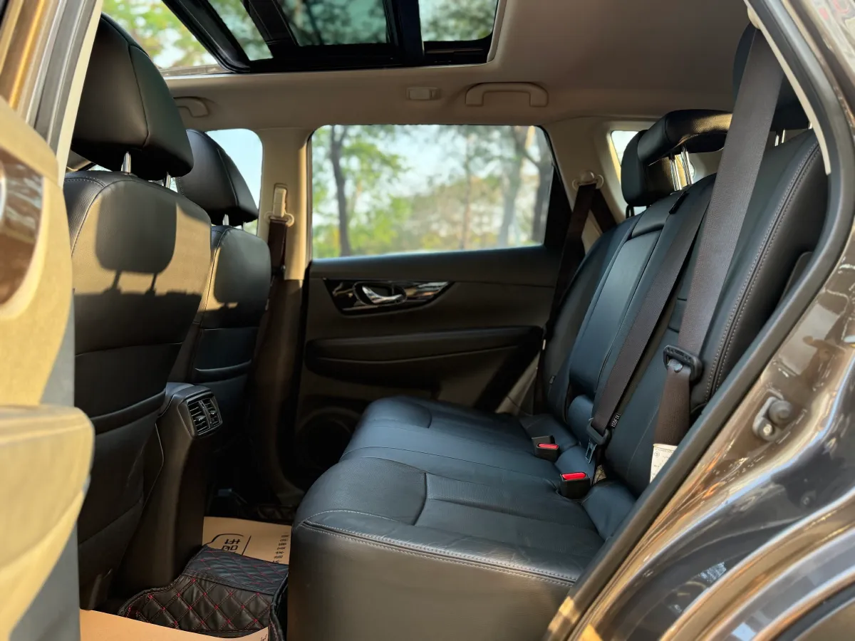 2019 Nissan X-Trail 2.0L 154HP L4 CVT,autocango,china used car exporter,china ev exporter,chinese used car exporter,chinese used ev exporter