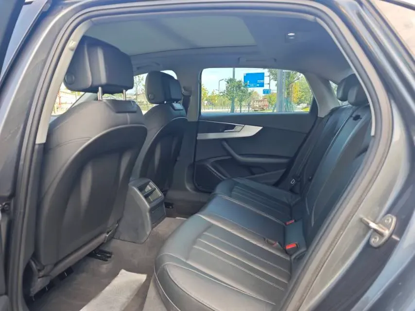 2020 Audi A4L 2.0T 190HP L4 7DCT,autocango,china used car exporter,china ev exporter,chinese used car exporter,chinese used ev exporter