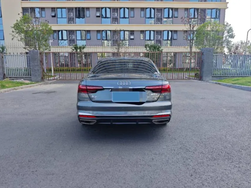2020 Audi A4L 2.0T 190HP L4 7DCT,autocango,china used car exporter,china ev exporter,chinese used car exporter,chinese used ev exporter