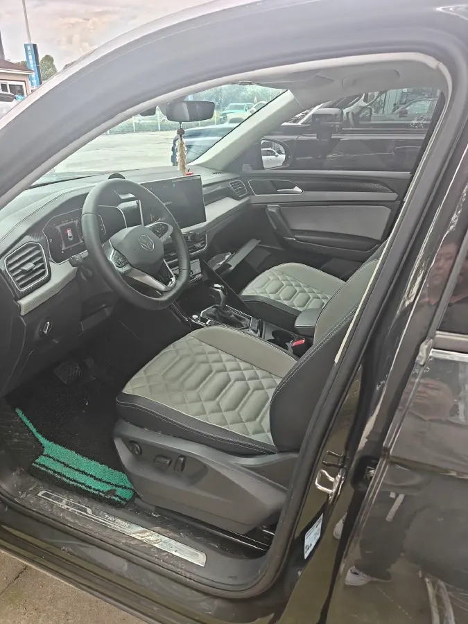 2024 Volkswagen Tayron 2.0T 186HP L4 7DCT,autocango,china used car exporter,china ev exporter,chinese used car exporter,chinese used ev exporter