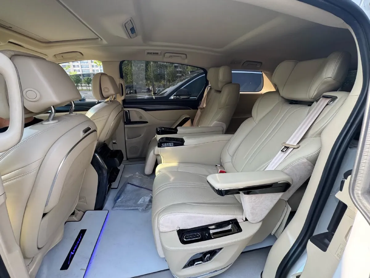 2023 Buick GL8 2.0T 237HP L4 9AT,autocango,china used car exporter,china ev exporter,chinese used car exporter,chinese used ev exporter