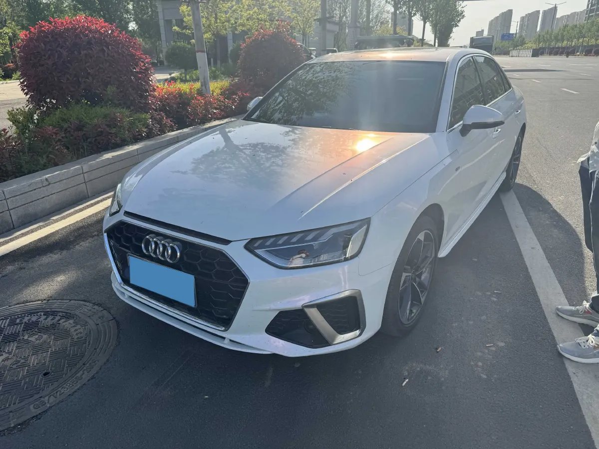 2024 Audi A4L 2.0T 190HP L4 7DCT,autocango,china used car exporter,china ev exporter,chinese used car exporter,chinese used ev exporter