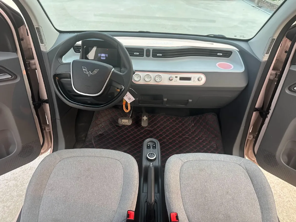 2022 WuLing HongGuang MINI EV BEV 13.8KWH,autocango,china used car exporter,china ev exporter,chinese used car exporter,chinese used ev exporter