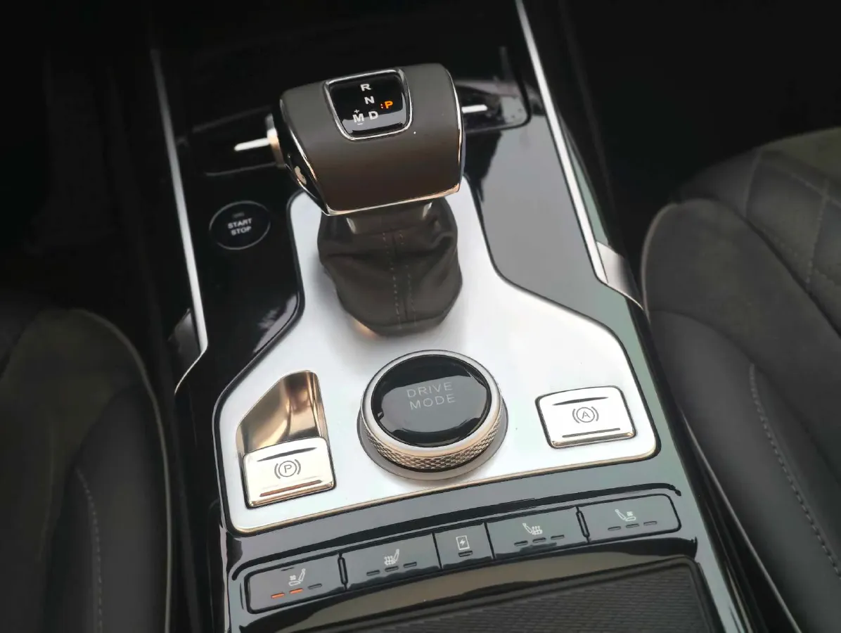 2019 HongQi HS5 2.0T 224HP L4 6AT,autocango,china used car exporter,china ev exporter,chinese used car exporter,chinese used ev exporter