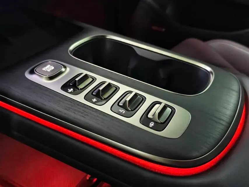 2024 MI SU7 BEV 101KWH,autocango,china used car exporter,china ev exporter,chinese used car exporter,chinese used ev exporter