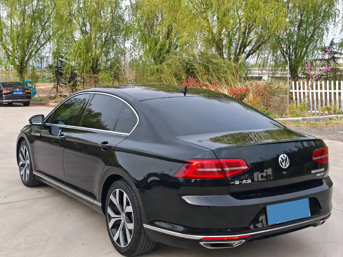 2018 Volkswagen Magotan 2.0T 220HP L4 7DCT,autocango,china used car exporter,china ev exporter,chinese used car exporter,chinese used ev exporter