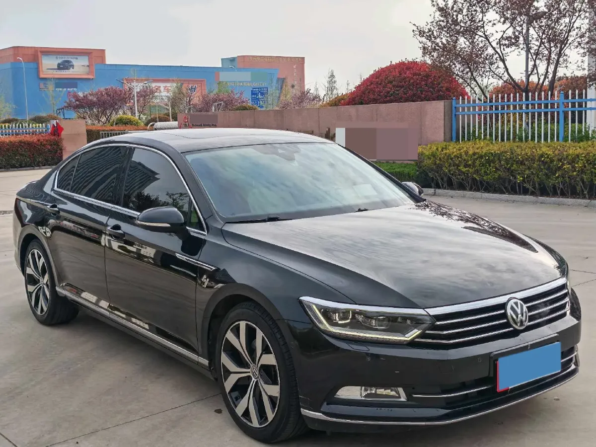 2018 Volkswagen Magotan 2.0T 220HP L4 7DCT,autocango,china used car exporter,china ev exporter,chinese used car exporter,chinese used ev exporter