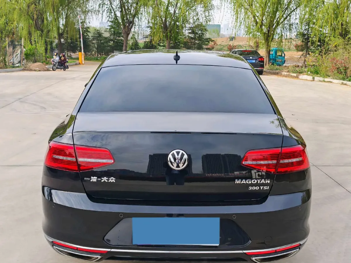 2018 Volkswagen Magotan 2.0T 220HP L4 7DCT,autocango,china used car exporter,china ev exporter,chinese used car exporter,chinese used ev exporter