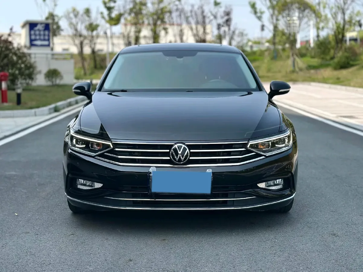 2020 Volkswagen Magotan 2.0T 186HP L4 7DCT,autocango,china used car exporter,china ev exporter,chinese used car exporter,chinese used ev exporter