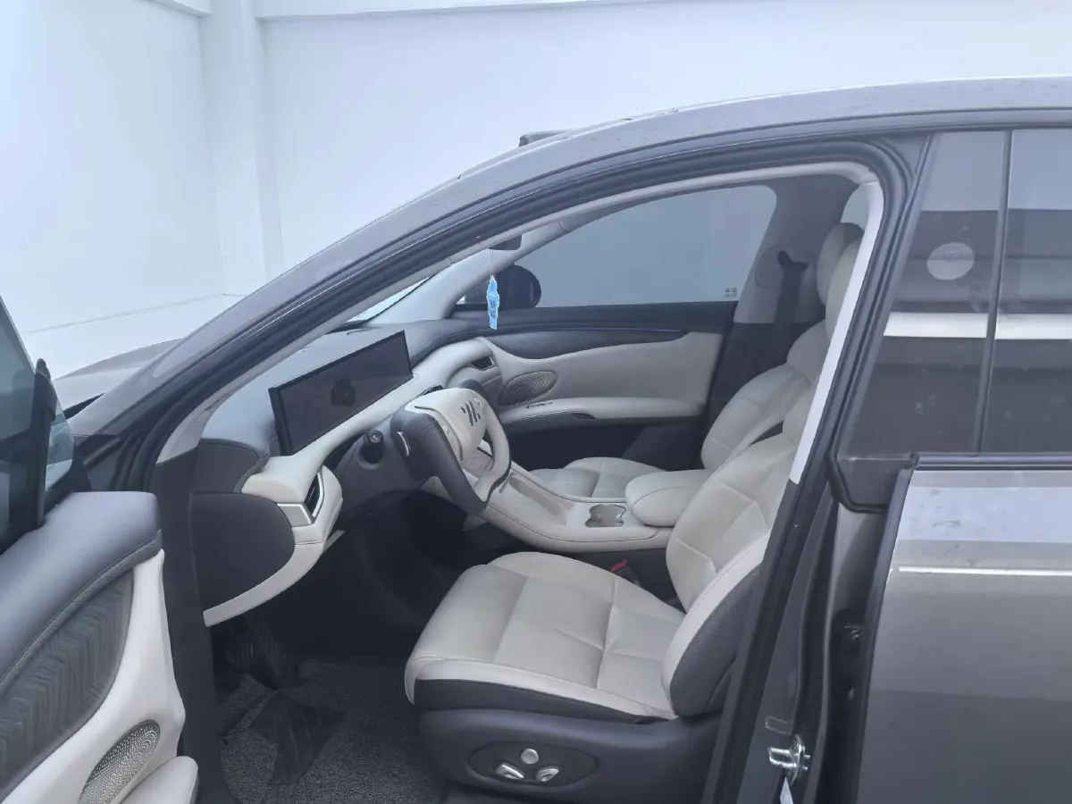 2025 IM LS6 BEV 75KWH,autocango,china used car exporter,china ev exporter,chinese used car exporter,chinese used ev exporter