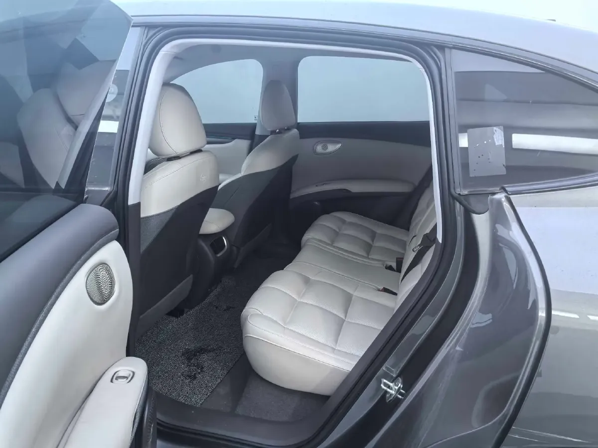 2025 IM LS6 BEV 75KWH,autocango,china used car exporter,china ev exporter,chinese used car exporter,chinese used ev exporter