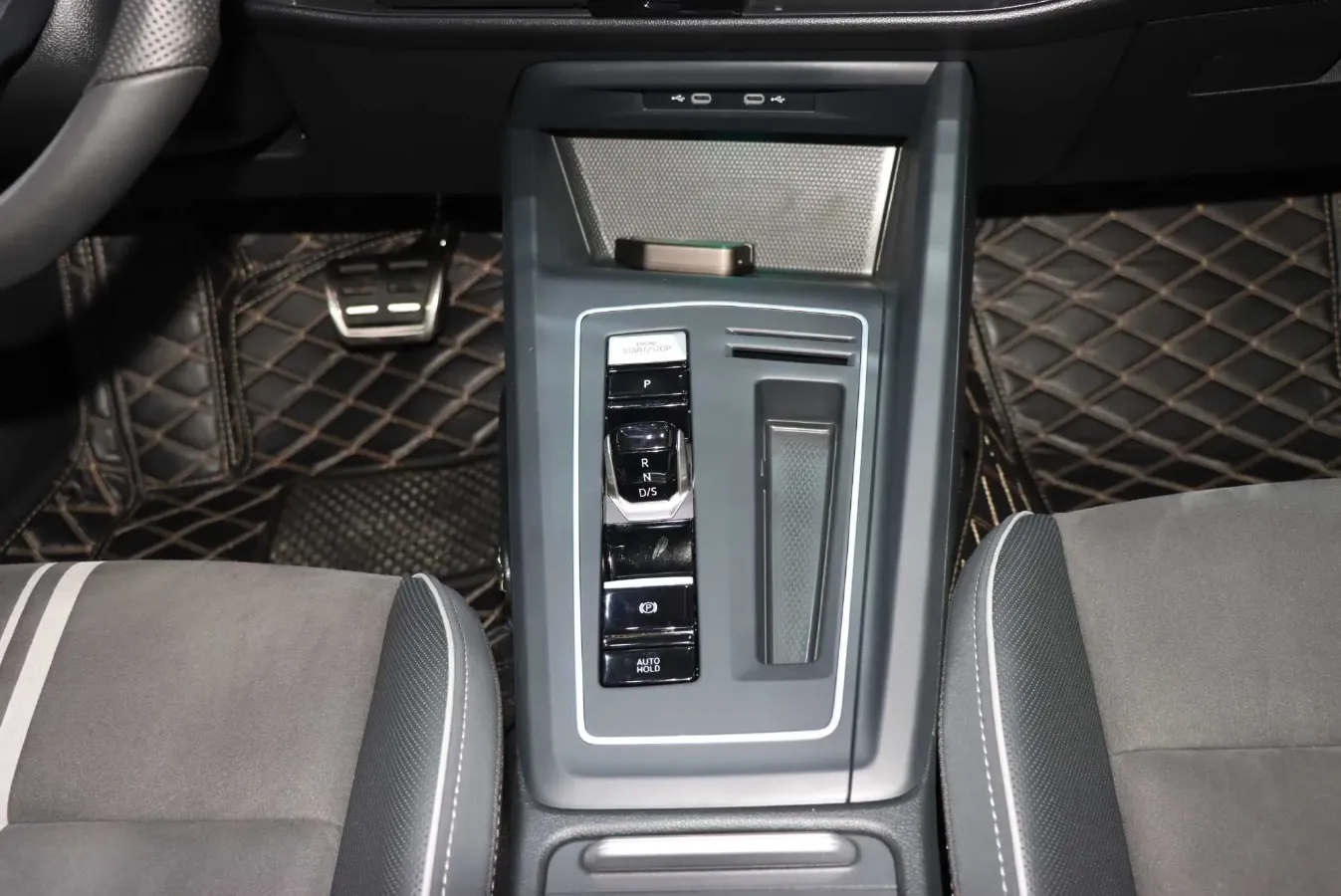 2023 Volkswagen Golf 1.4T 150HP L4 7DCT,autocango,china used car exporter,china ev exporter,chinese used car exporter,chinese used ev exporter