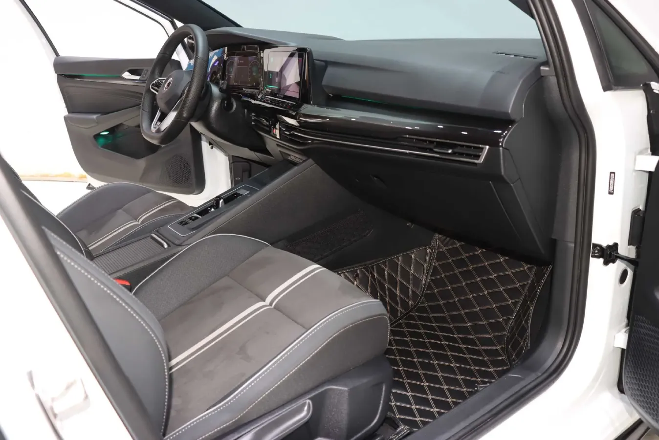 2023 Volkswagen Golf 1.4T 150HP L4 7DCT,autocango,china used car exporter,china ev exporter,chinese used car exporter,chinese used ev exporter