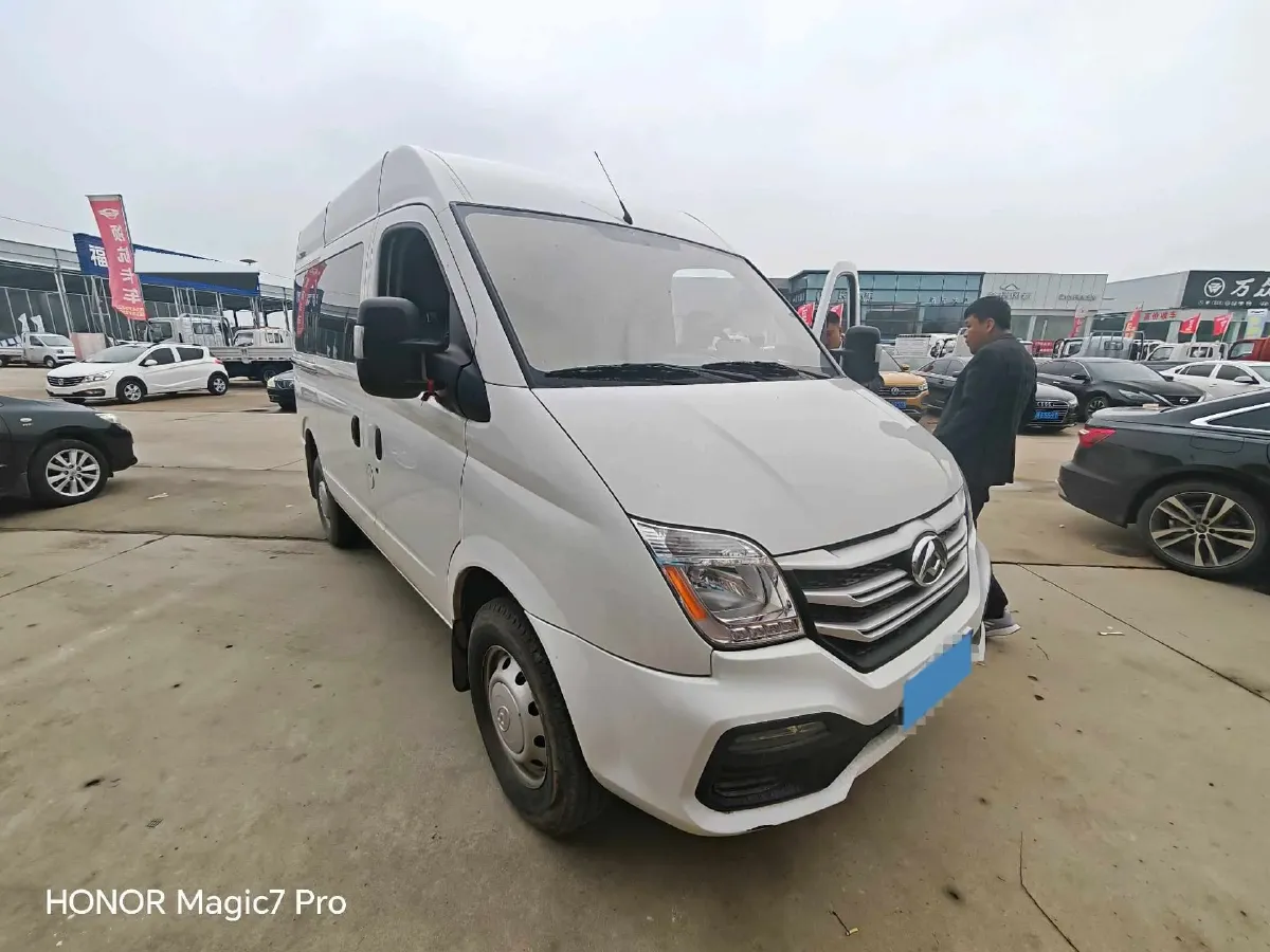 2019 MAXUS XinTu V80 2.5T 136HP L4 6MT,autocango,china used car exporter,china ev exporter,chinese used car exporter,chinese used ev exporter
