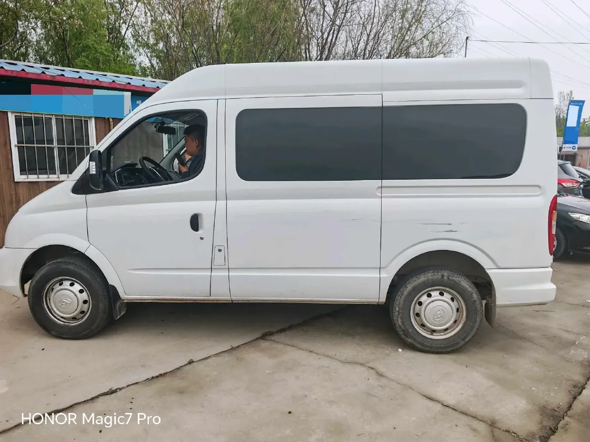 2019 MAXUS XinTu V80 2.5T 136HP L4 6MT,autocango,china used car exporter,china ev exporter,chinese used car exporter,chinese used ev exporter